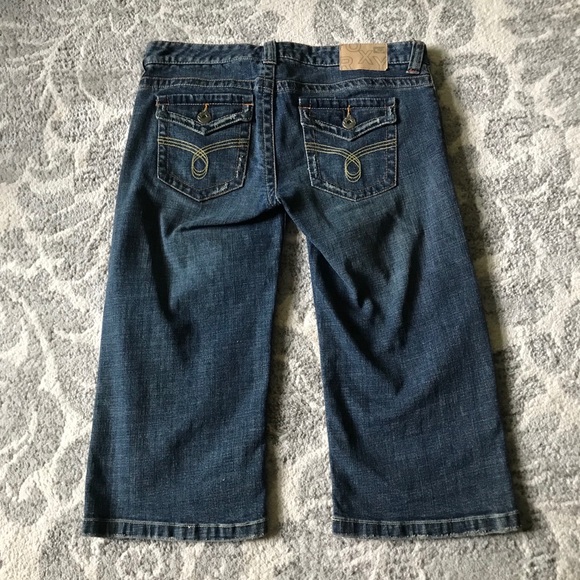 Roxy Jean Capri - Picture 5 of 6